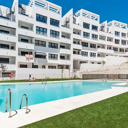 Beautiful 2-bedroom Near Center And