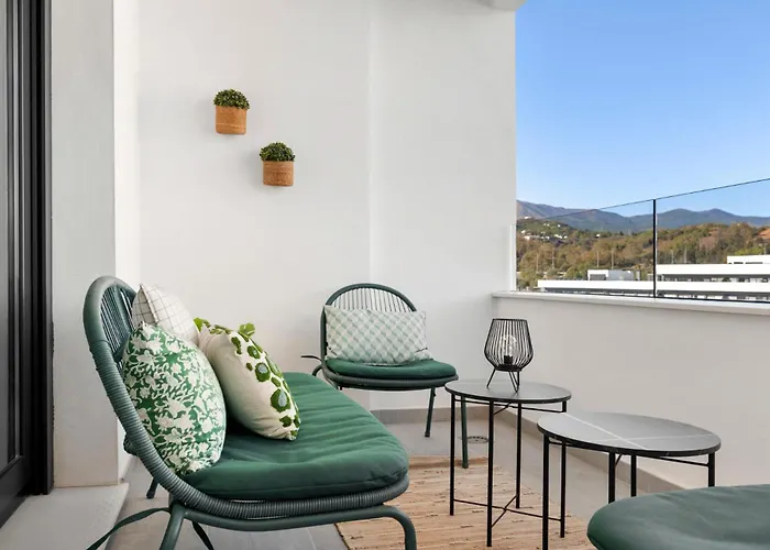 Beautiful 2-bedroom Near Center And *