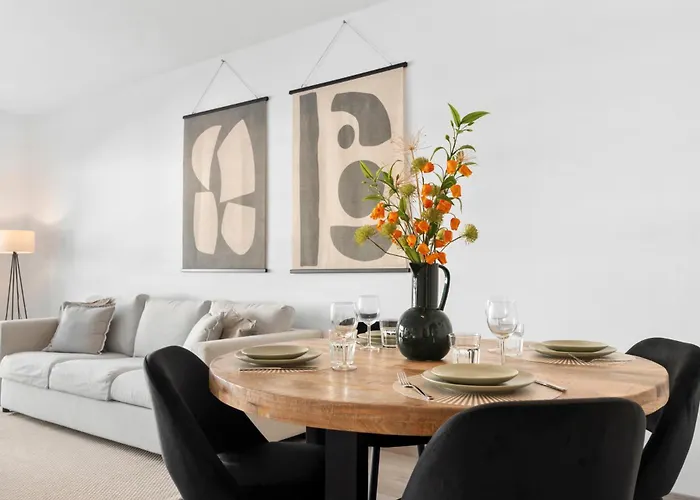 Beautiful 2-bedroom Near Center And Apartamento