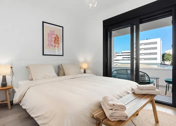 Apartamento Beautiful 2-bedroom Near Center And Estepona