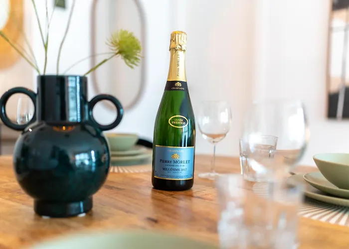 Апартаменти Beautiful 2-bedroom Near Center And