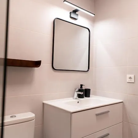 Beautiful 2-bedroom Near Center And Appartement *
