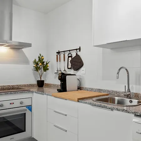 Beautiful 2-bedroom Near Center And * Эстепона