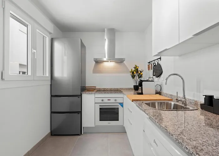 Beautiful 2-bedroom Near Center And Apartment Estepona